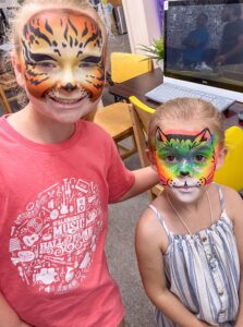 Russellville Library kicks off summer with ‘Color Our World’