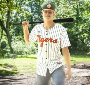 Reynolds rebounds from knee injury, excels in baseball