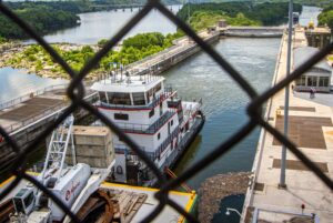 TVA to replace upstream navigation wall